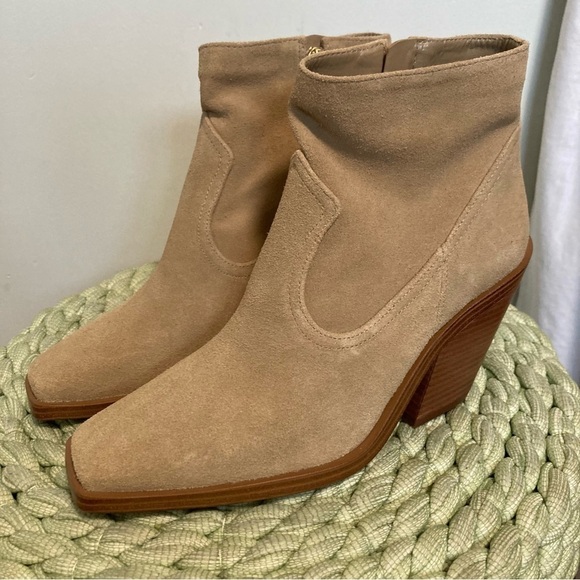 NWOB Vince Camuto Amtinda Tan Suede Western Boho Chunky Heel Square Toe Booties - Picture 3 of 6